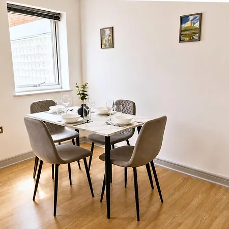 Location 2 Bed Right In Centre - Disabled Access York