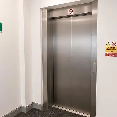Location 2 Bed Right In Centre - Disabled Access * 约克
